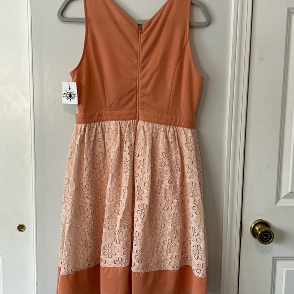 Women’s dress - Picture 5 of 5